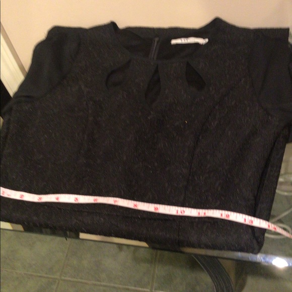 💕💕Host Pick💕💕NWOTBlack dress with long sleeves with side slits - Picture 4 of 6